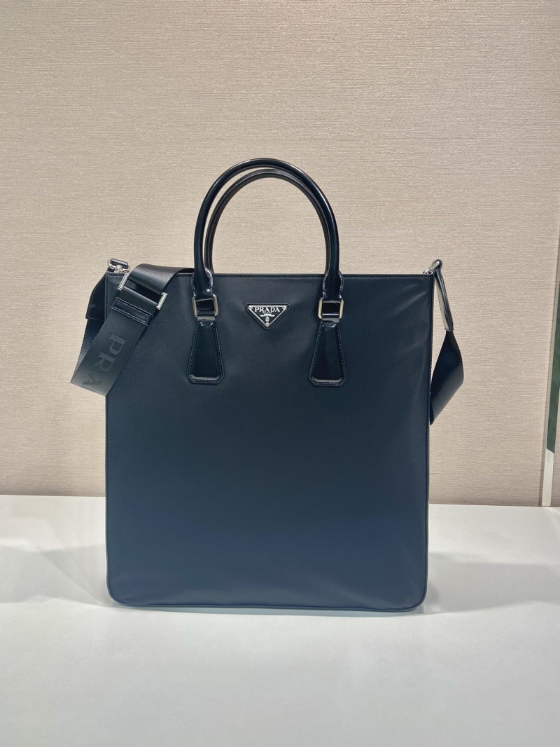 Pra*a tote bags